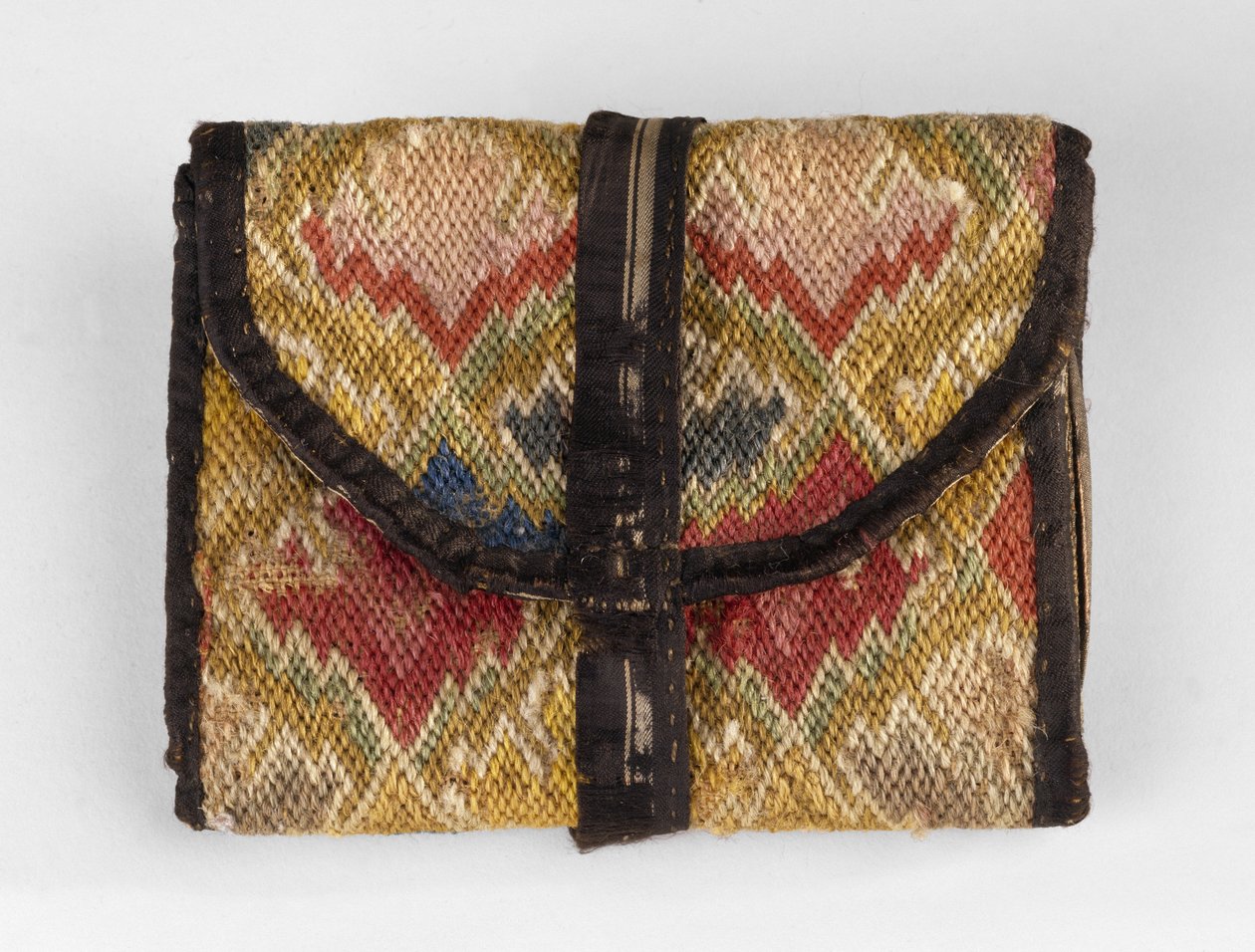 Lommebok, ca. 1750-1800 (ull, lin, silke og buckram) av American School