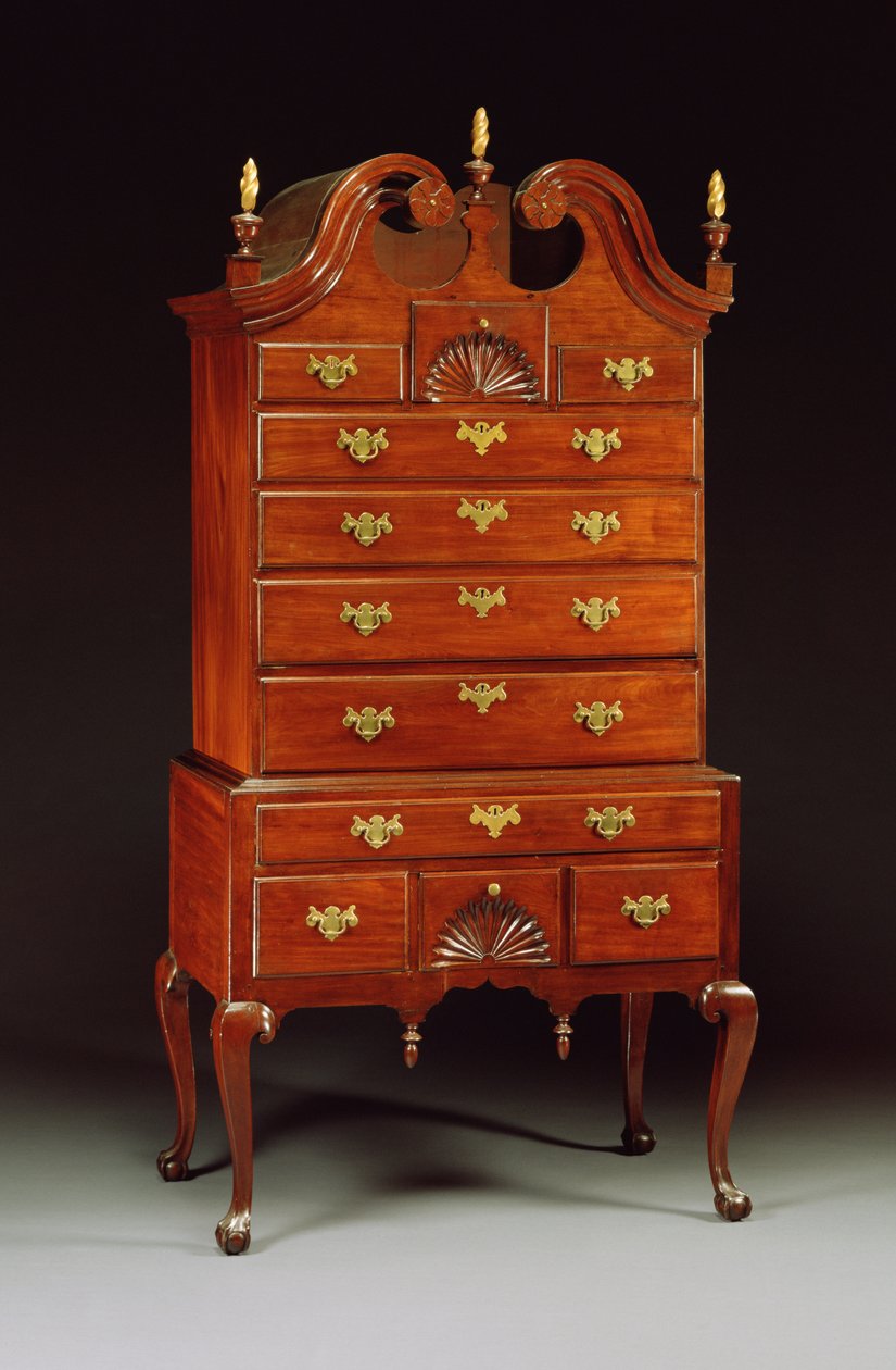 Dronning Anne utskåret høy kommode, Connecticut eller New York, 1760-80 av American School