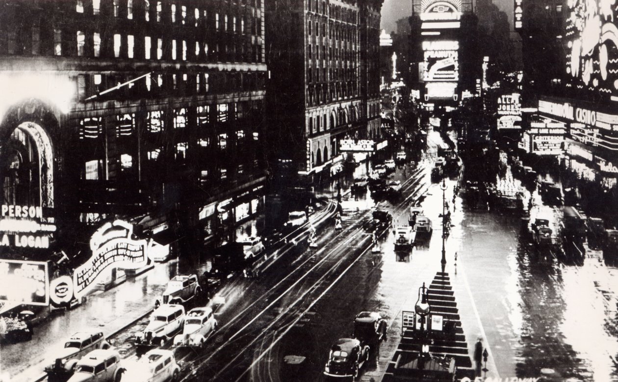 Times Square at Night, New York, ca. 1930 (etter et bilde) av American School