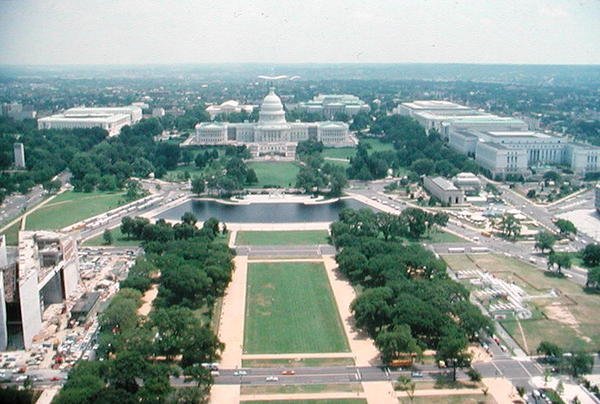 Utsikt over United States Capitol og National Mall av American School