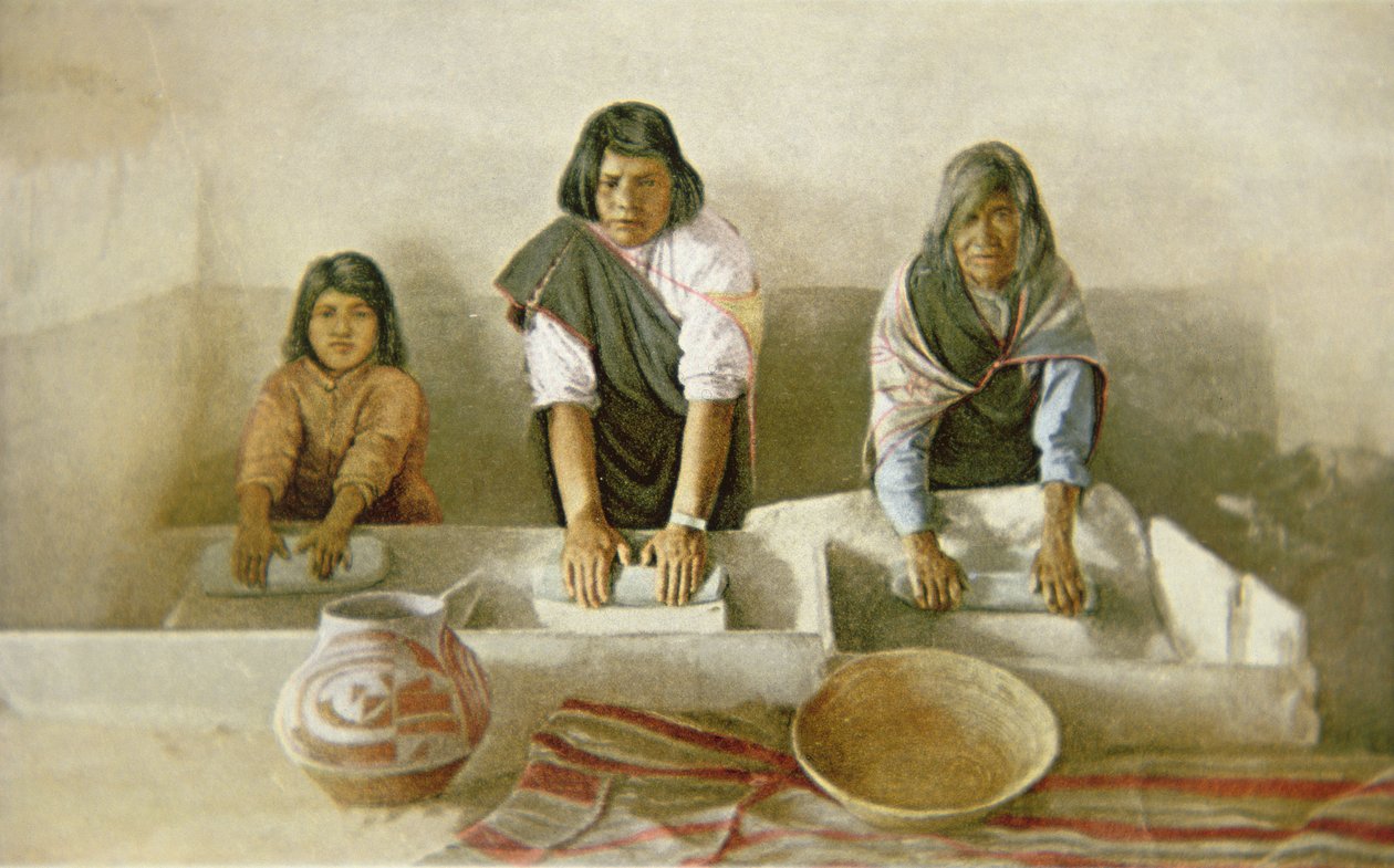 Kvinner maler mais, Pueblo of Laguna, ca. 1905 (farge litho) av American School