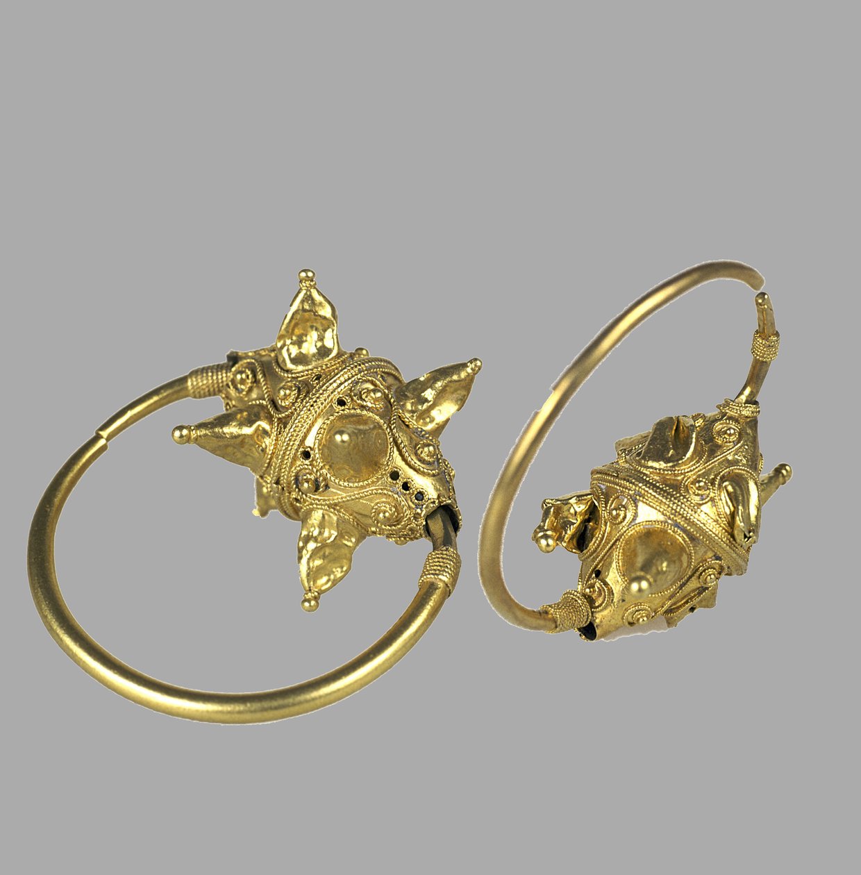 Gullanheng Kolt, 11-1200-tallet av Ancient Russian Art