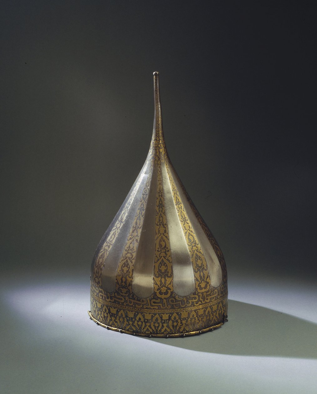 Hjelm til tsaren Ivan IV, før 1547 av Ancient Russian Art