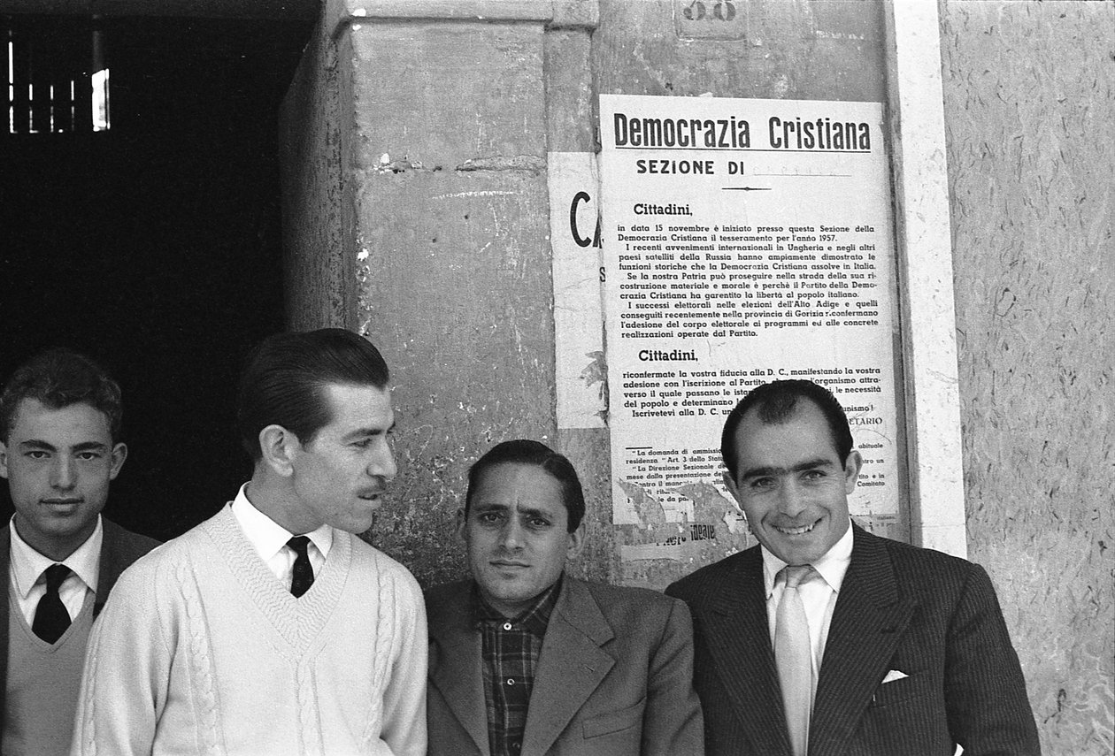 CROTONE – UNDER DC-MANIFESTET av Ando Gilardi