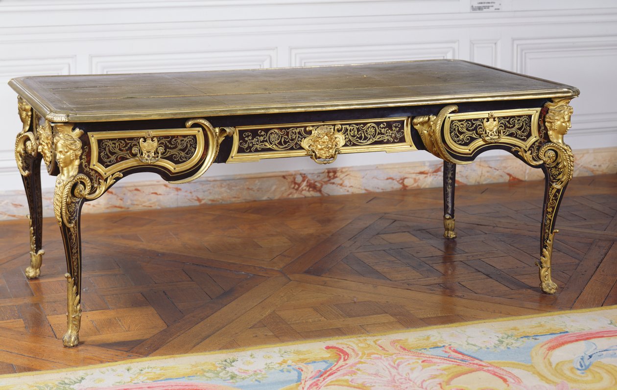 Flatt byrå (forgylt tre og bronse) av Andre Charles Boulle
