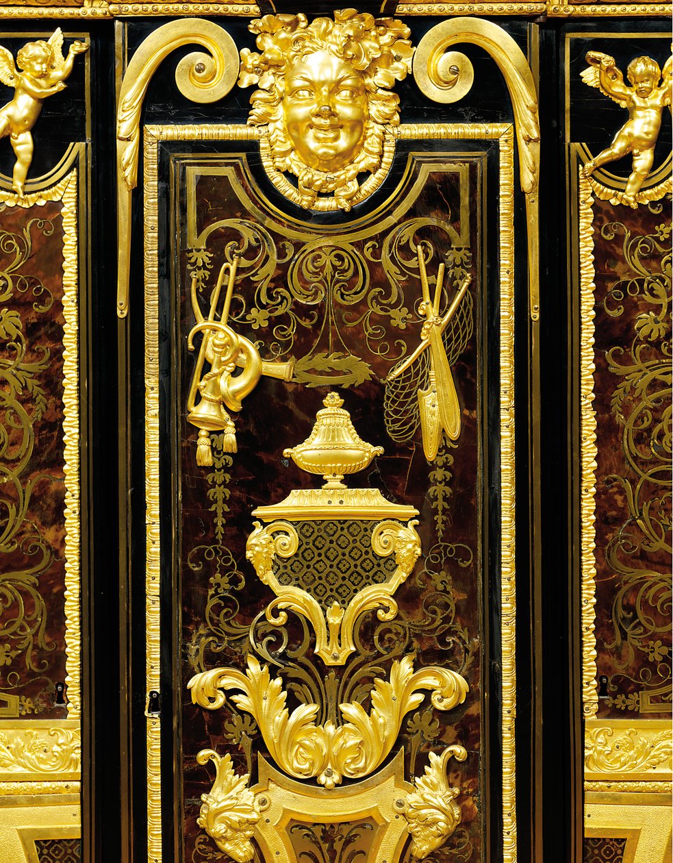 Louis XIV petit armoise, ca. 1700-10 (ormolu, messing, skilpaddeskall, ibenholt og marquetry) av Andre Charles (attr. to) Boulle
