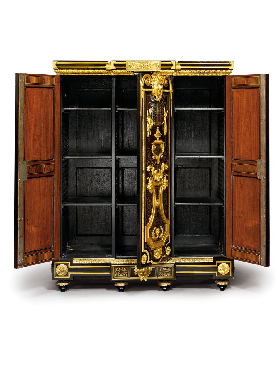 Louis XIV petit armoise, ca. 1700-10 (ormolu, messing, skilpaddeskall, ibenholt og marquetry) av Andre Charles (attr. to) Boulle