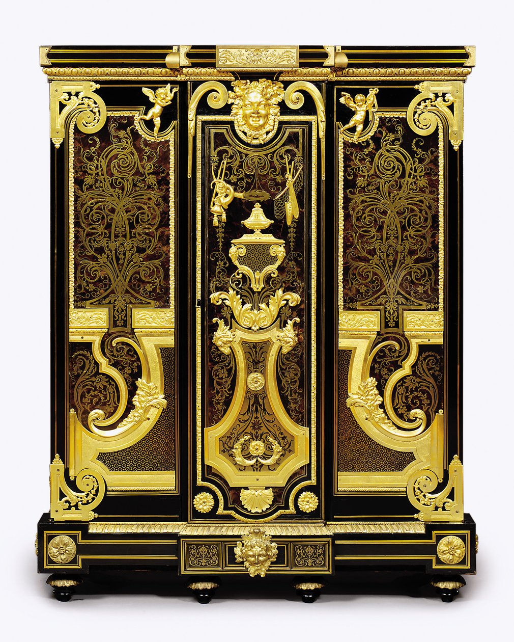 En Louis XIV ormolu-montert petite armoire, 1700-10 av Andre Charles Boulle