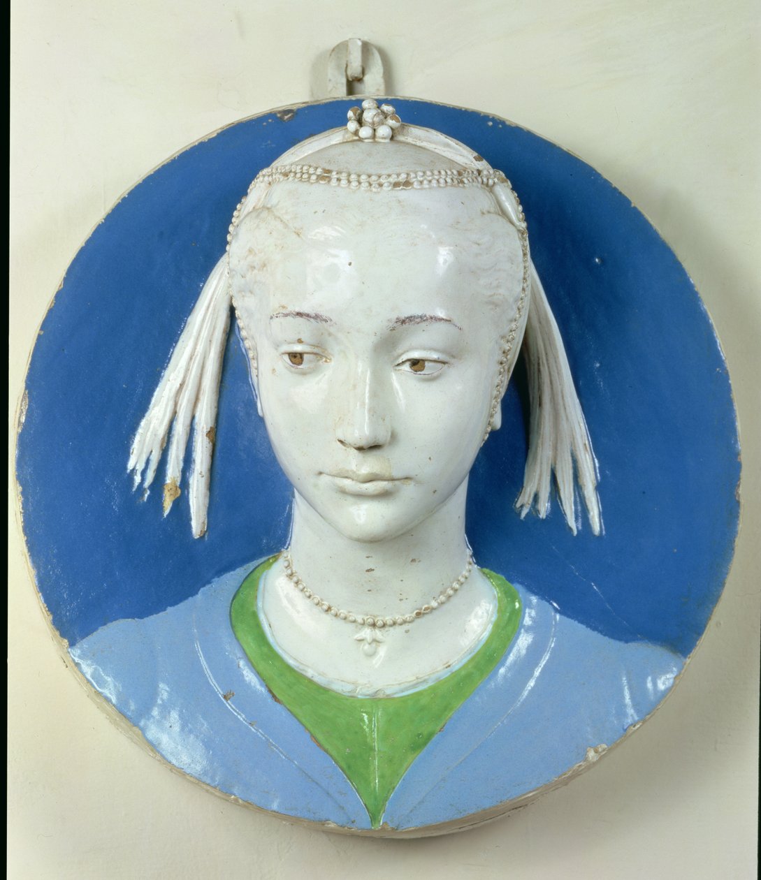 Relieff av hodet til en dame (glasert terrakotta) av Andrea Della Robbia