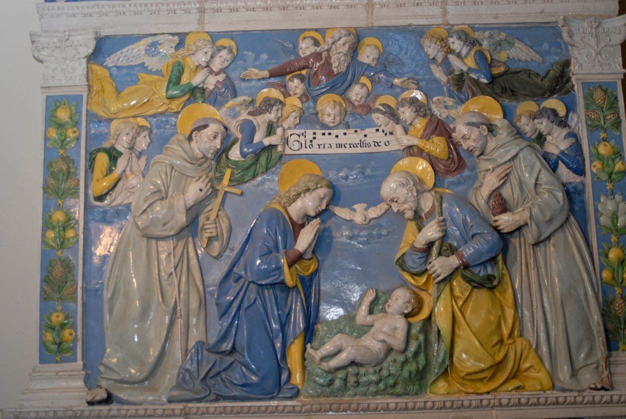 Nașterea Domnului cu Sfântul Francisc și Sfântul Antonie, teracotă smălțuită de Andrea Della Robbia, sanctuarul La Verna, Chiusi della Verna, Toscana, Italia norvegiană av Andrea Della Robbia