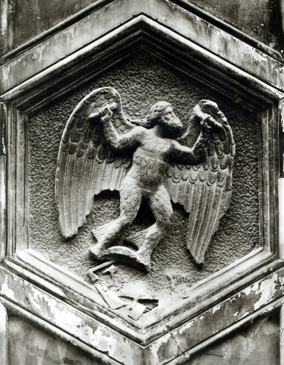 Daedalus, dekorativt relieff fra Campanile, Firenze, ca. 1348-50 (marmor) (s/hv-foto) (se også 103681) av Andrea Pisano