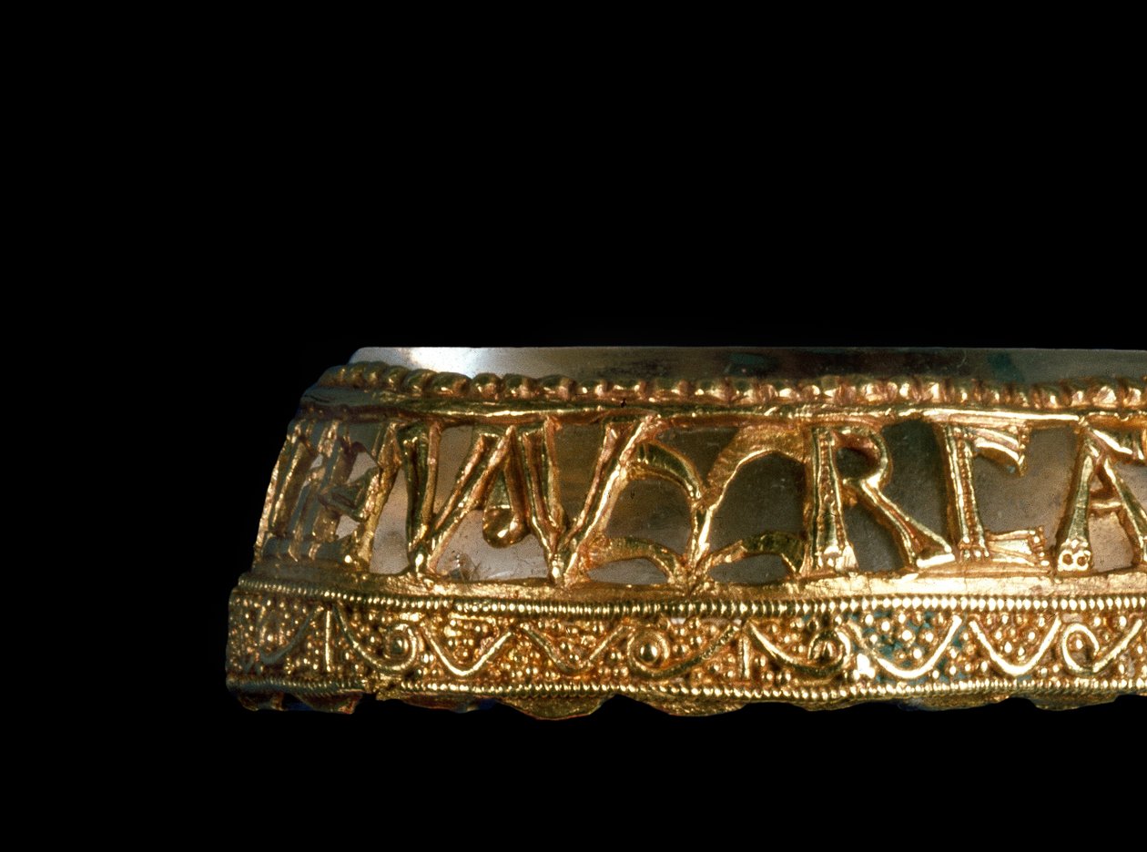 Alfred Jewel gull, bergkrystall og emalje detalj av 100550 av Anglo Saxon