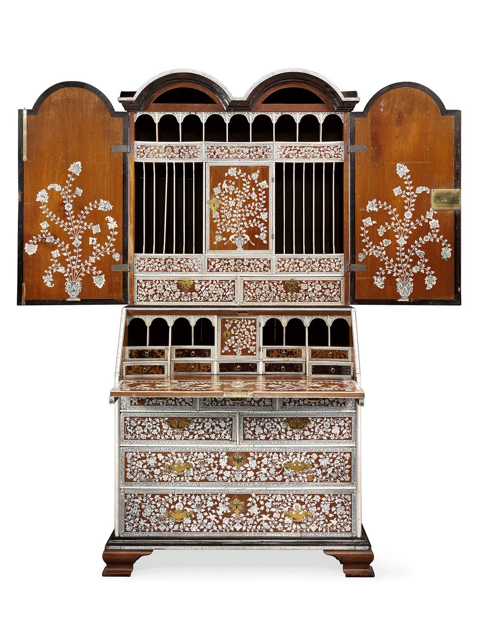 Bureau-kabinett, Vizagapatam, ca. 1720-30 (elfenben, teak, ibenholt og skilpaddeskall) av Anglo Indian School