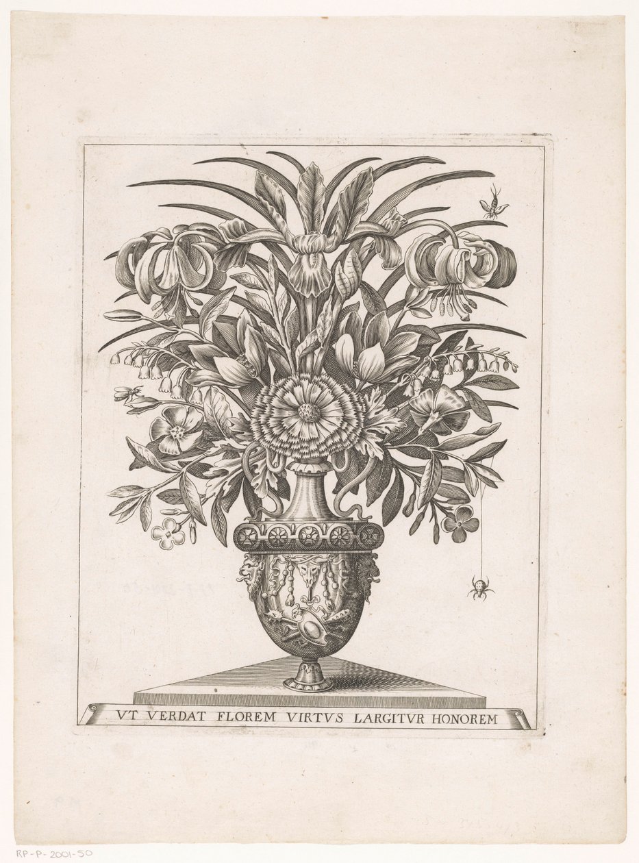 Bloemen in vaas met leeuwenkoppen SOM BLOMMEN VINDES GJENNOM DYD GIR ÆRE (tittel på objekt) av Anonymous