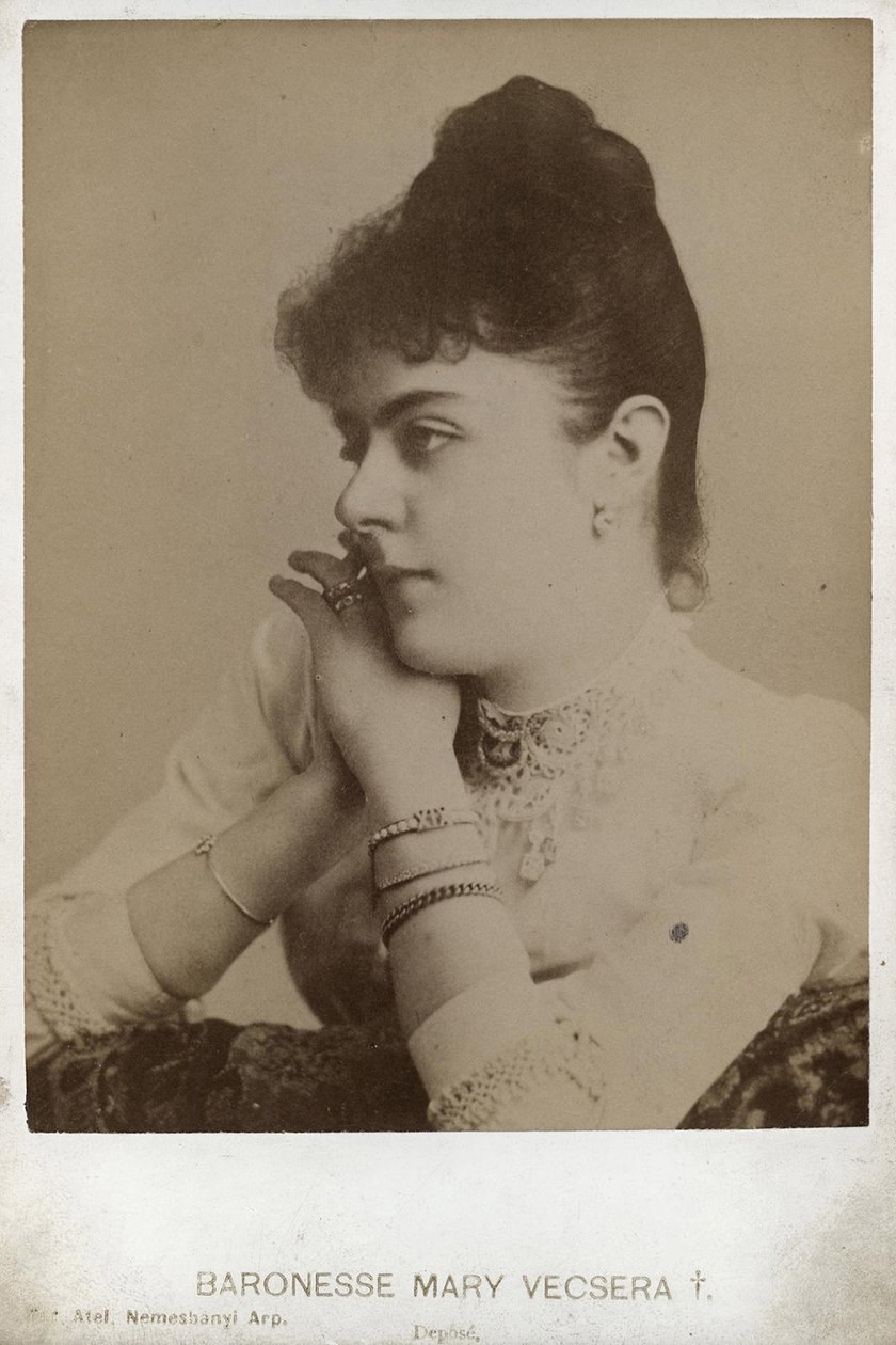 Barones Mary Vetsera (1871-1889), anonym av Anonymous Anonymous