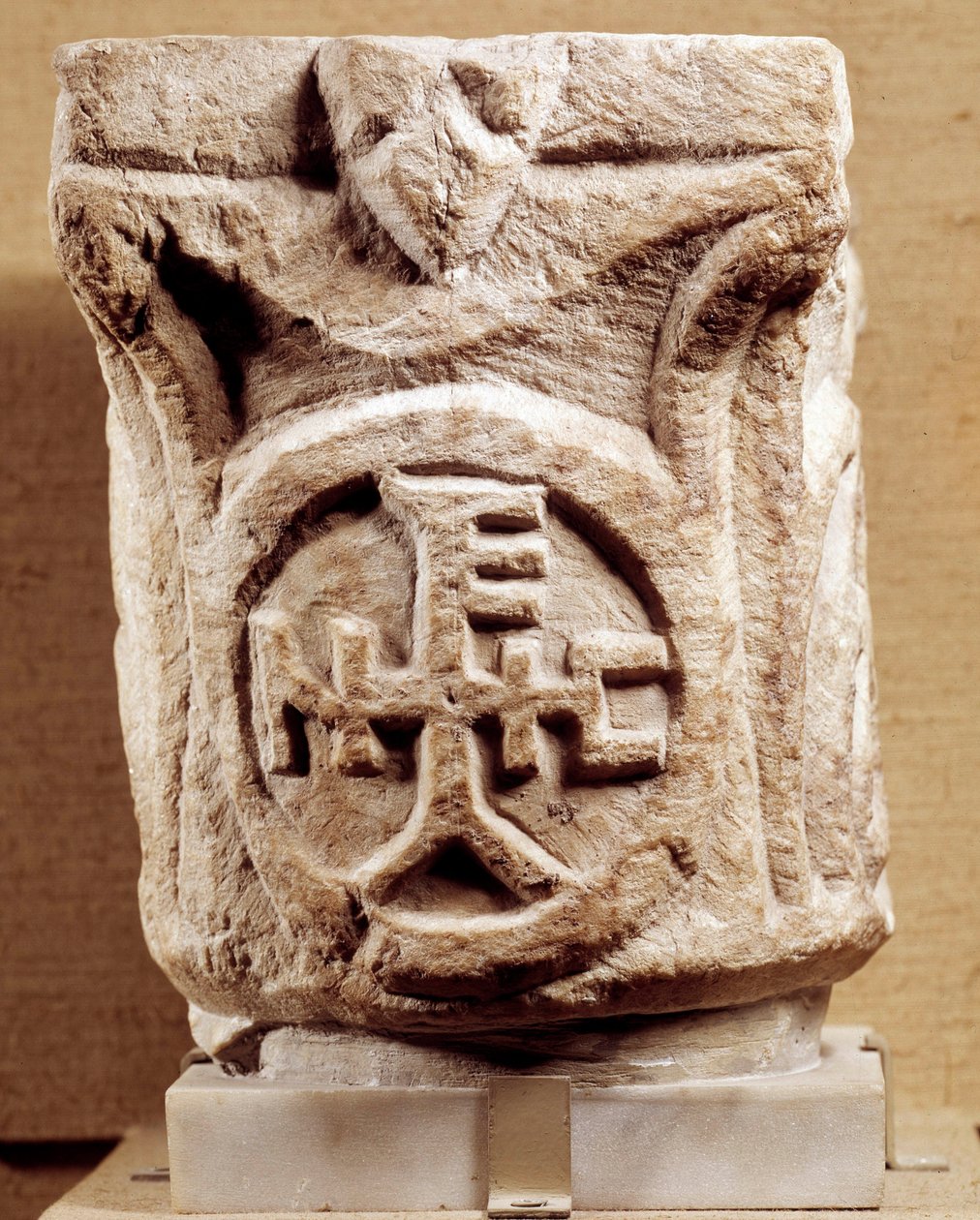Kristen antikvitet: hovedsteder med monogram, Paris, Louvre-museet av Anonymous Anonymous