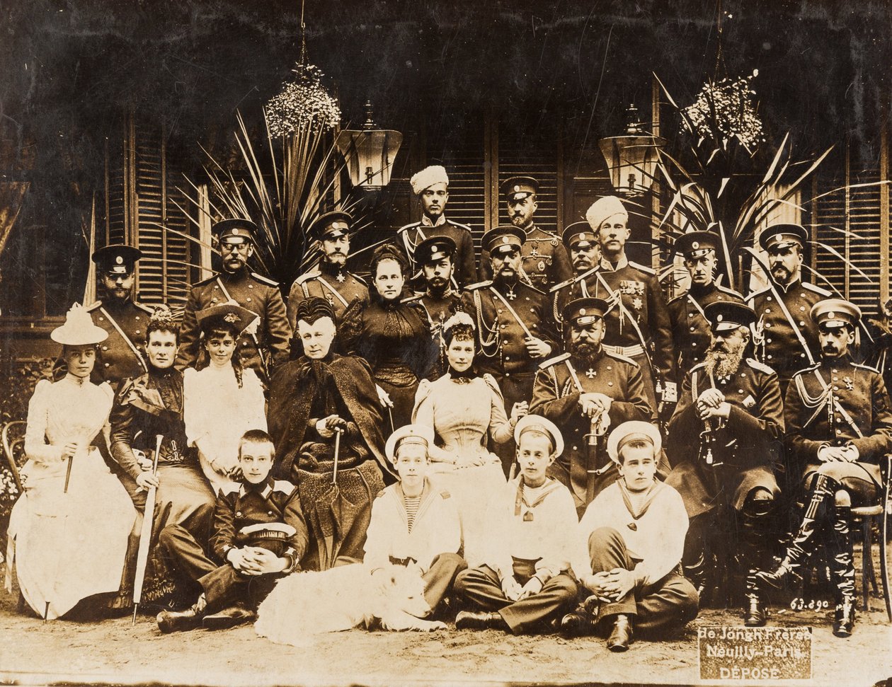 Medlemmer av Romanov-familien under sommermilitære manøvrer i Krasnoye Selo (Saint Petersburg) av Anonymous Anonymous