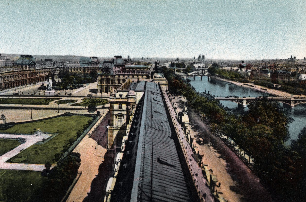 Paris: panoramautsikt mot Louvre. La Seine og Cathedrale Notre Dame (Notre-Dame), til høyre. Fotografi av 1920 i "" Artistic Album "" av byen Paris. Privat samling. av Anonymous Anonymous