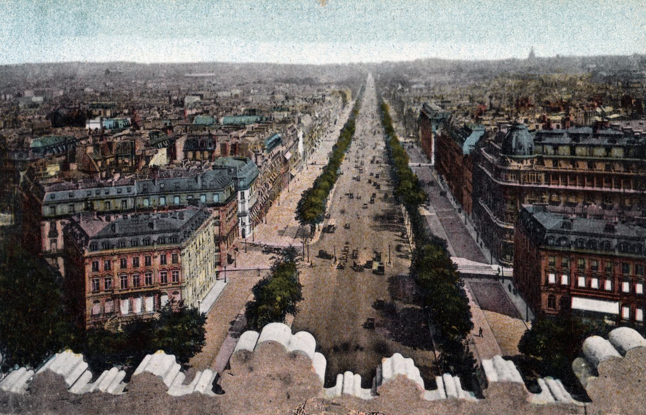 Paris: utsikt over Avenue des Champs Elysees (Champs-Elysees) tatt fra Triumfbuen, Place de l