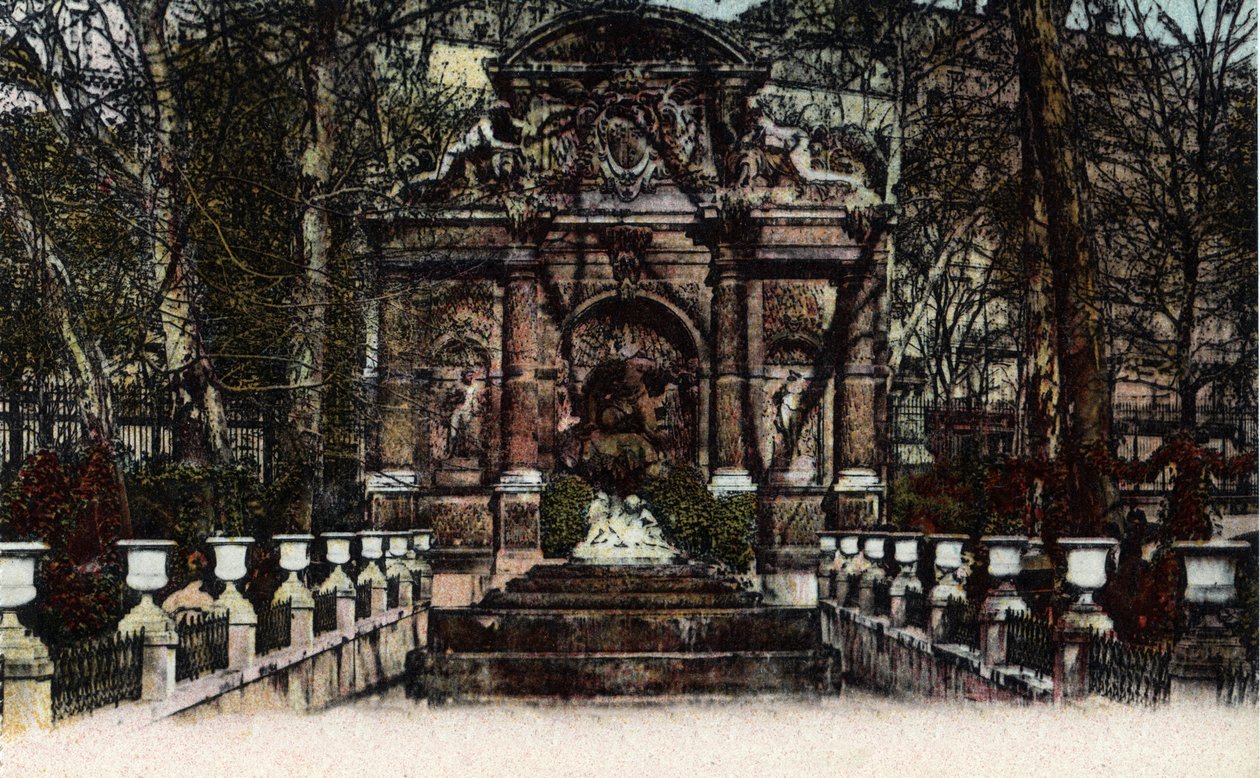 Paris: utsikt over Fontaine Medicis i hagene i Luxembourg. Fotografi av 1920 i "" Artistic Album "" av byen Paris. Privat samling. av Anonymous Anonymous
