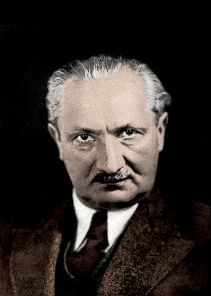 Portrett av Martin Heidegger (1889-1976), tysk filosof. av Anonymous Anonymous