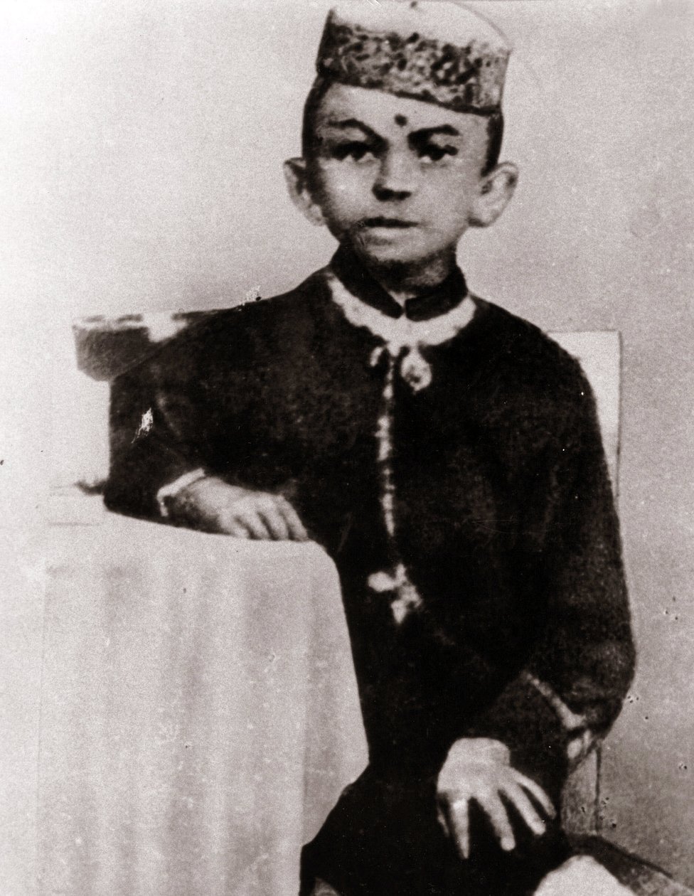 Portrett av politisk leder Mohandas Karamchand Gandhi (1869-1948) barn - Fotografering rundt 1875 av Anonymous Anonymous