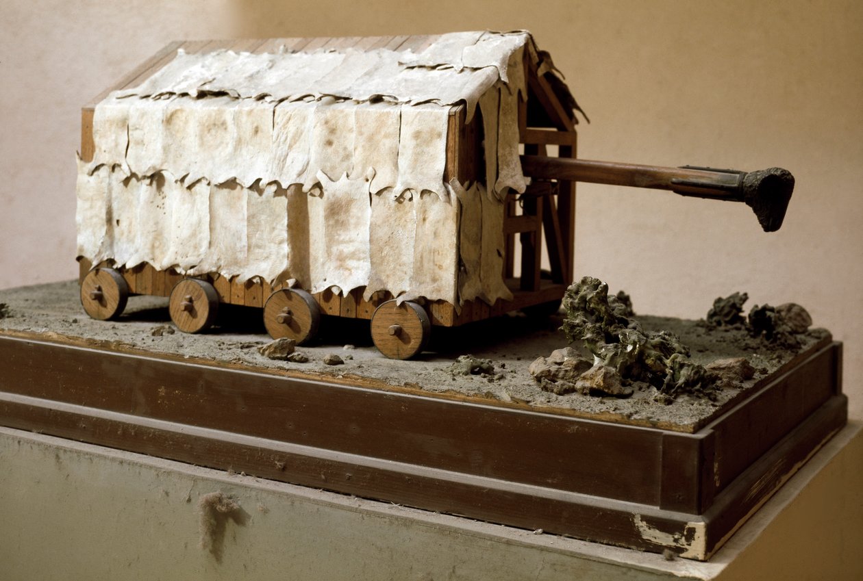 Rekonstruksjon av en belier, en krigsmaskin av karthaginsk opprinnelse og deretter adoptert av de romerske legionærene. Roma Museo della Civilta Romana av Anonymous Anonymous