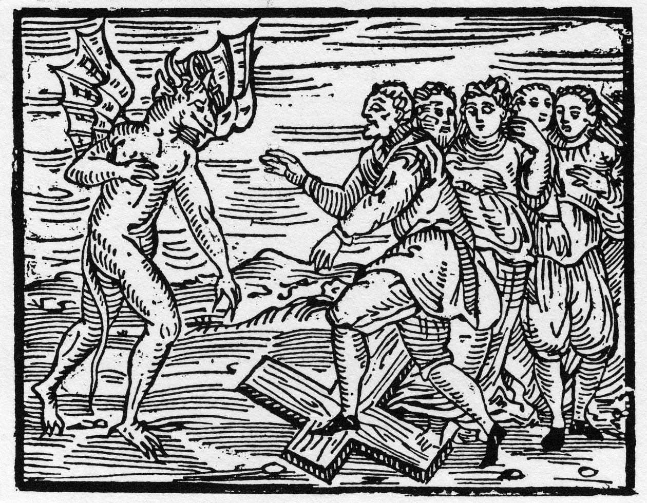 Satan tvinger sine fremtidige disipler til å gå på korset - "Compendium Maleficarum", tar for seg heksene, deres ondskap og deres sorteringer av Francesco Maria Guazzo eller Guaccio eller Guaccius (15?? -16??) 1608 Private Collection av Anonymous Anonymous