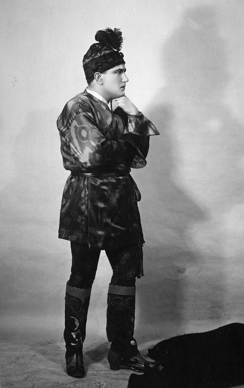 Tenor Miguel Fleta ved premieren av Giacomo Puccinis Turandot på Teatro alla Scala i Milano, april av Anonymous Anonymous