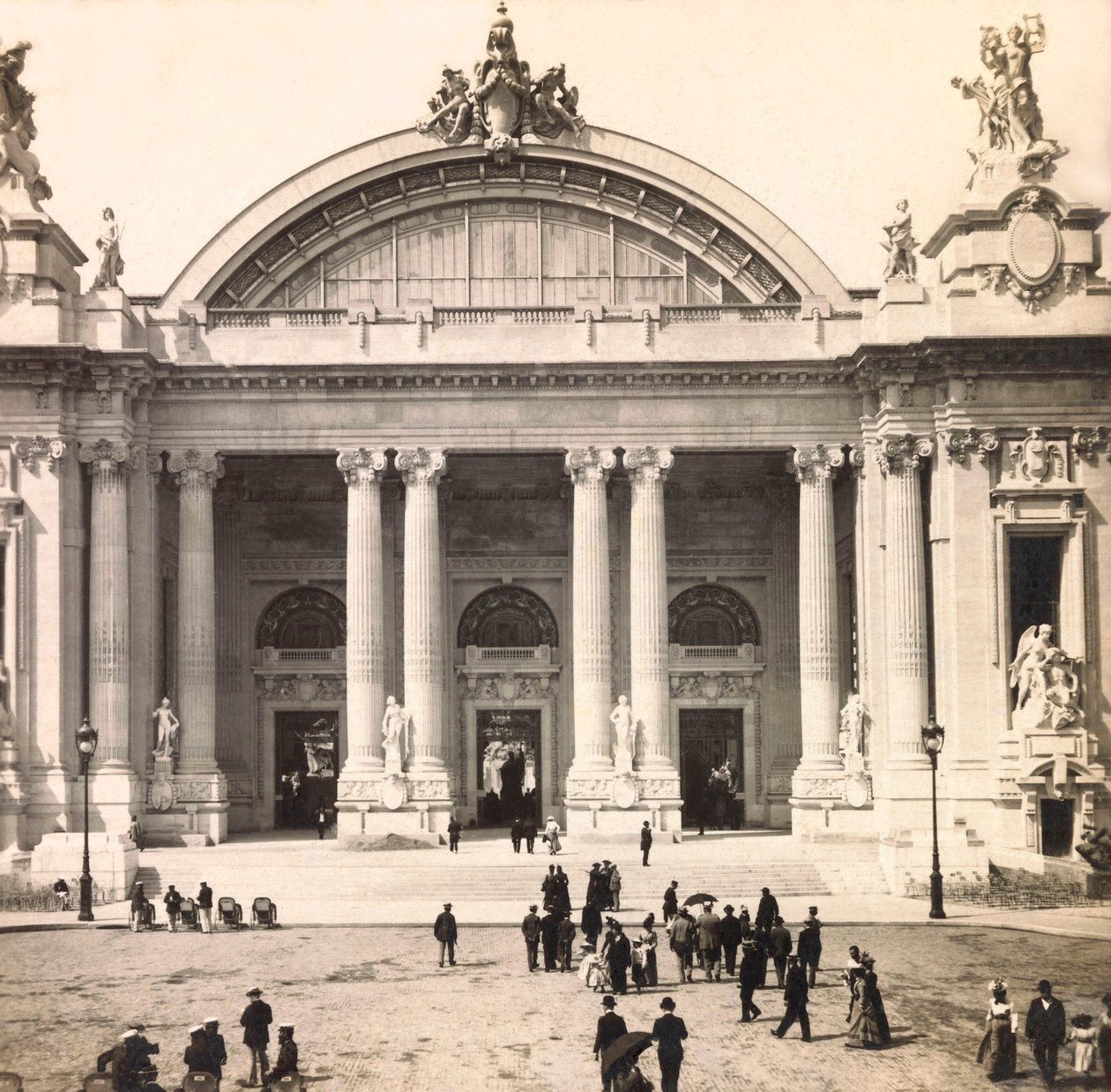 Universell utstilling av 1900 - Exposition Universelle de 1900 i Paris: Entre du Grand Palais - privat samling av Anonymous Anonymous