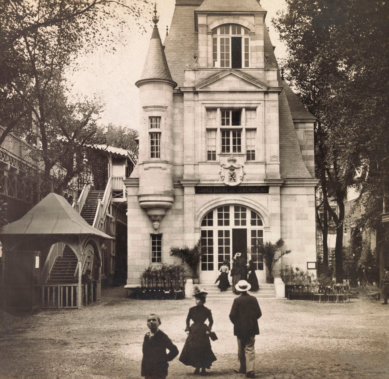 Universal Exposition of 1900 - Exposition Universelle de 1900 i Paris: The Pavillon du Luxembourg - privat samling av Anonymous Anonymous