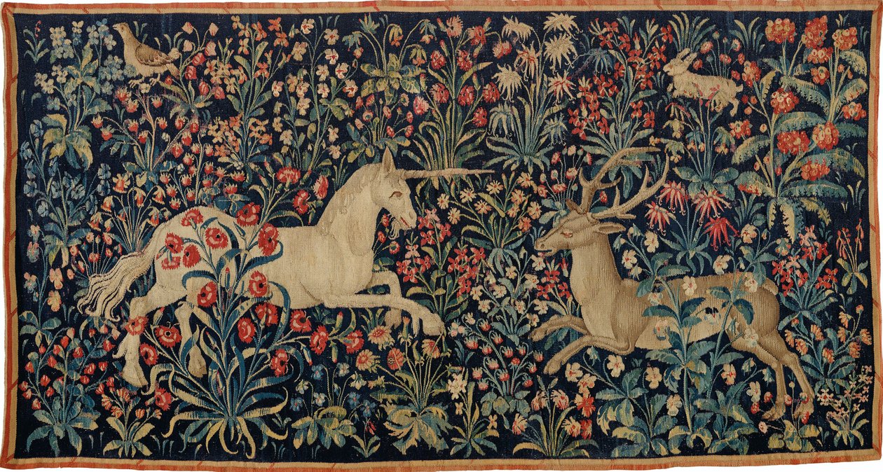 En enhjørning og en hjort i et felt med blomster, ca. 1500. av Anonymous master.