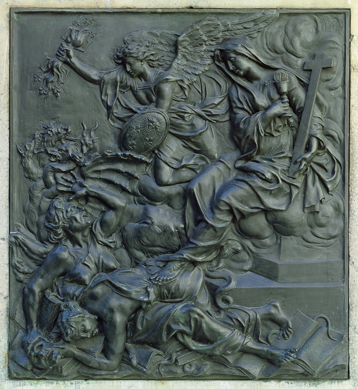 The Angel of France som fordriver kjetterne, detalj fra sokkelen til en statue av Ludvig XIV, ca. 1687 (bronse) av Antoine Coysevox