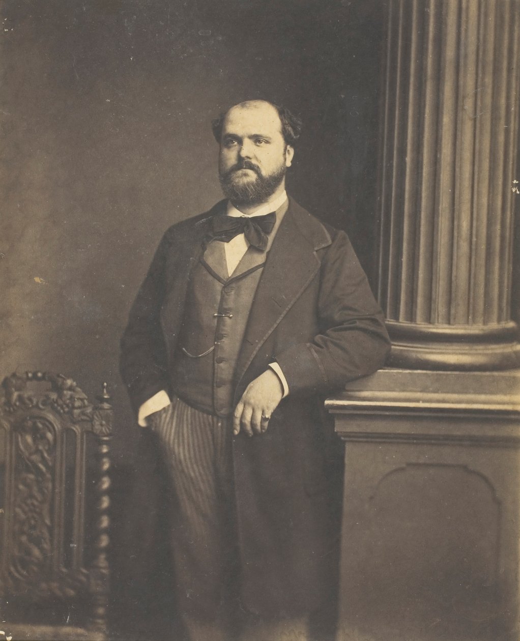 Uten tittel Man Standing, en Face, 18551869. av Antoine Samuel Adam Salomon