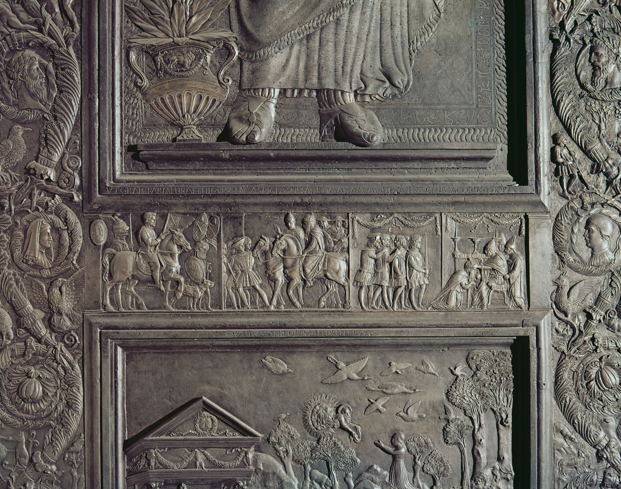 Detalj fra den sentrale døren til basilikaen, dekorert 1439-45 (bronse) (se også 247330-247337) av Antonio Filarete