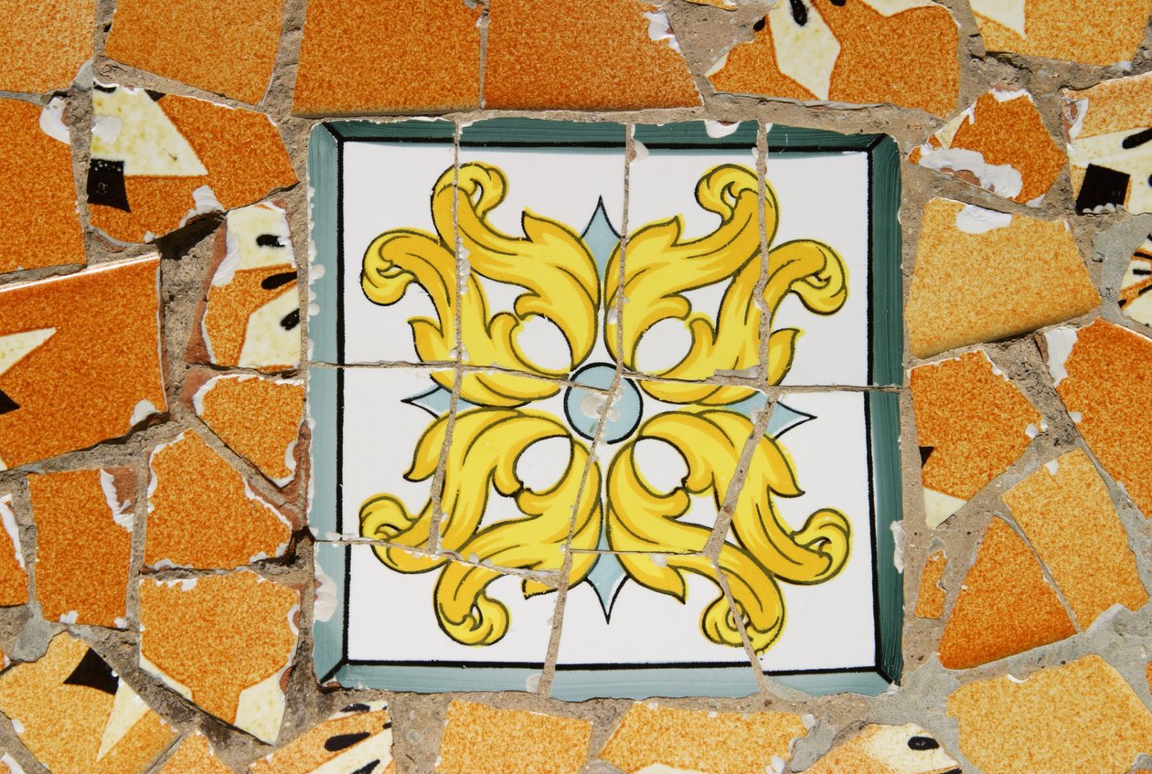 Keramiske fliser, 1900-14 (keramikk) av Antonio Gaudi