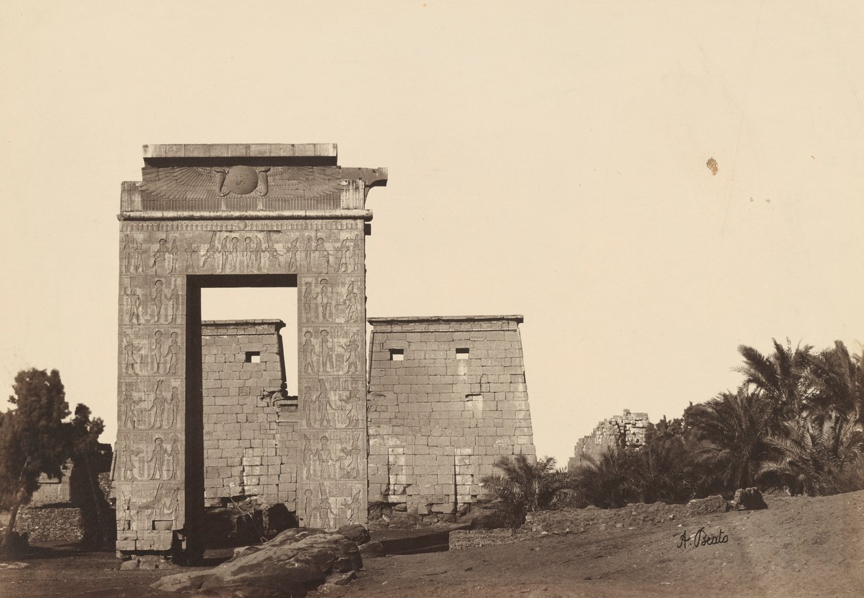 Karnak: Porten til Khonsu av Antonio Beato