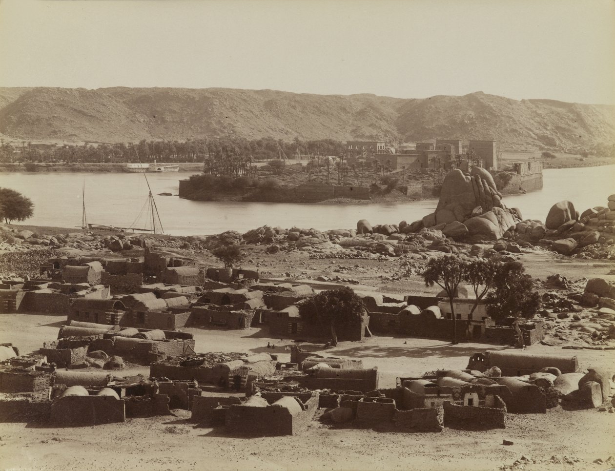 Philae, utsikt fra sør av Antonio Beato