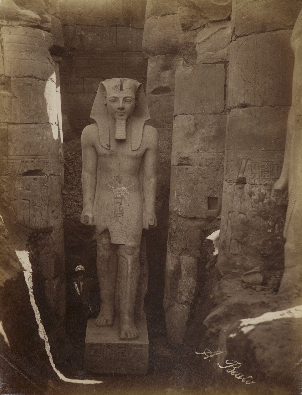 Statue de Ramesses II i Luxor av Antonio Beato