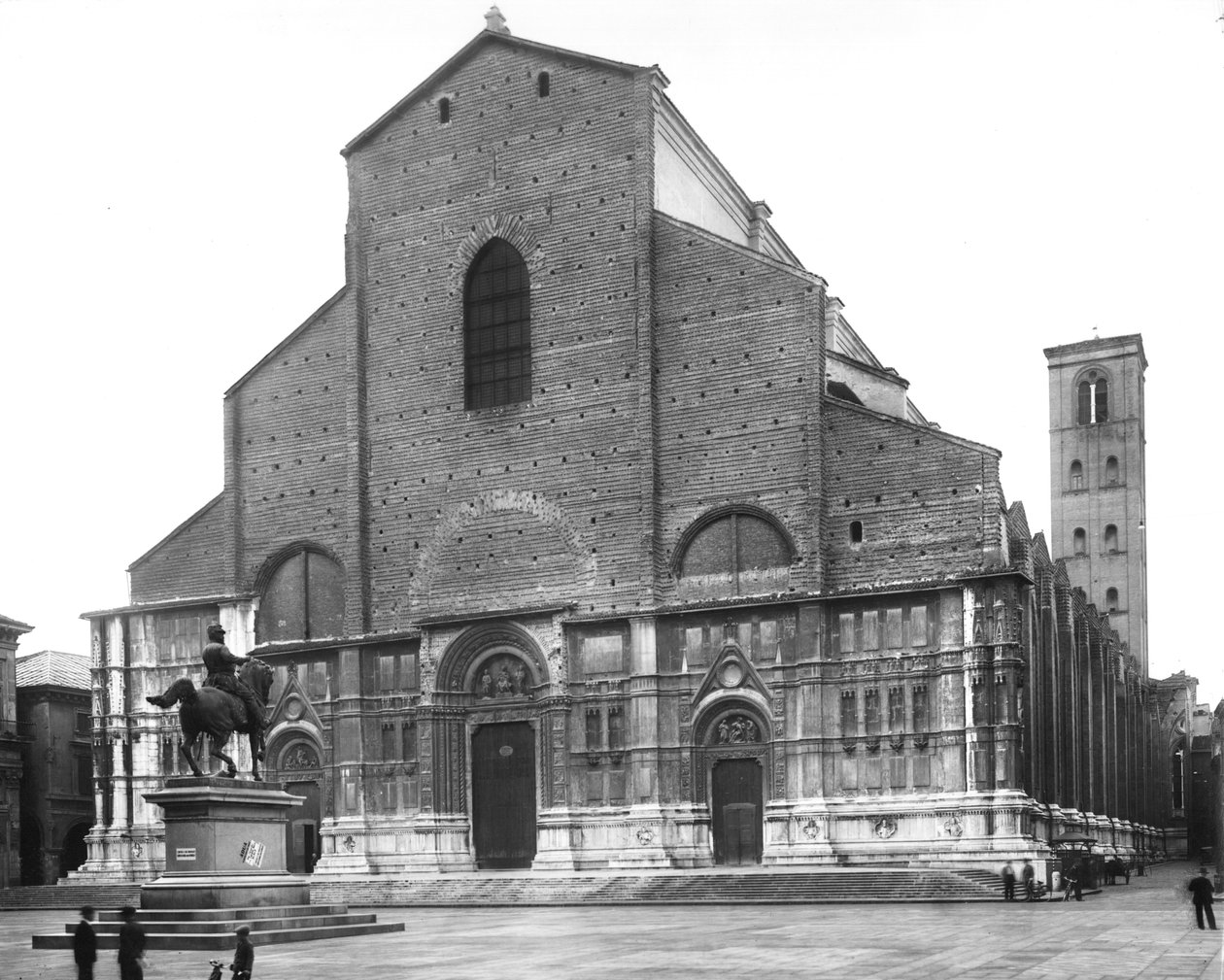 Utsikt over kirkefasaden av Antonio di Vincenzo Antonio di Vincenzo
