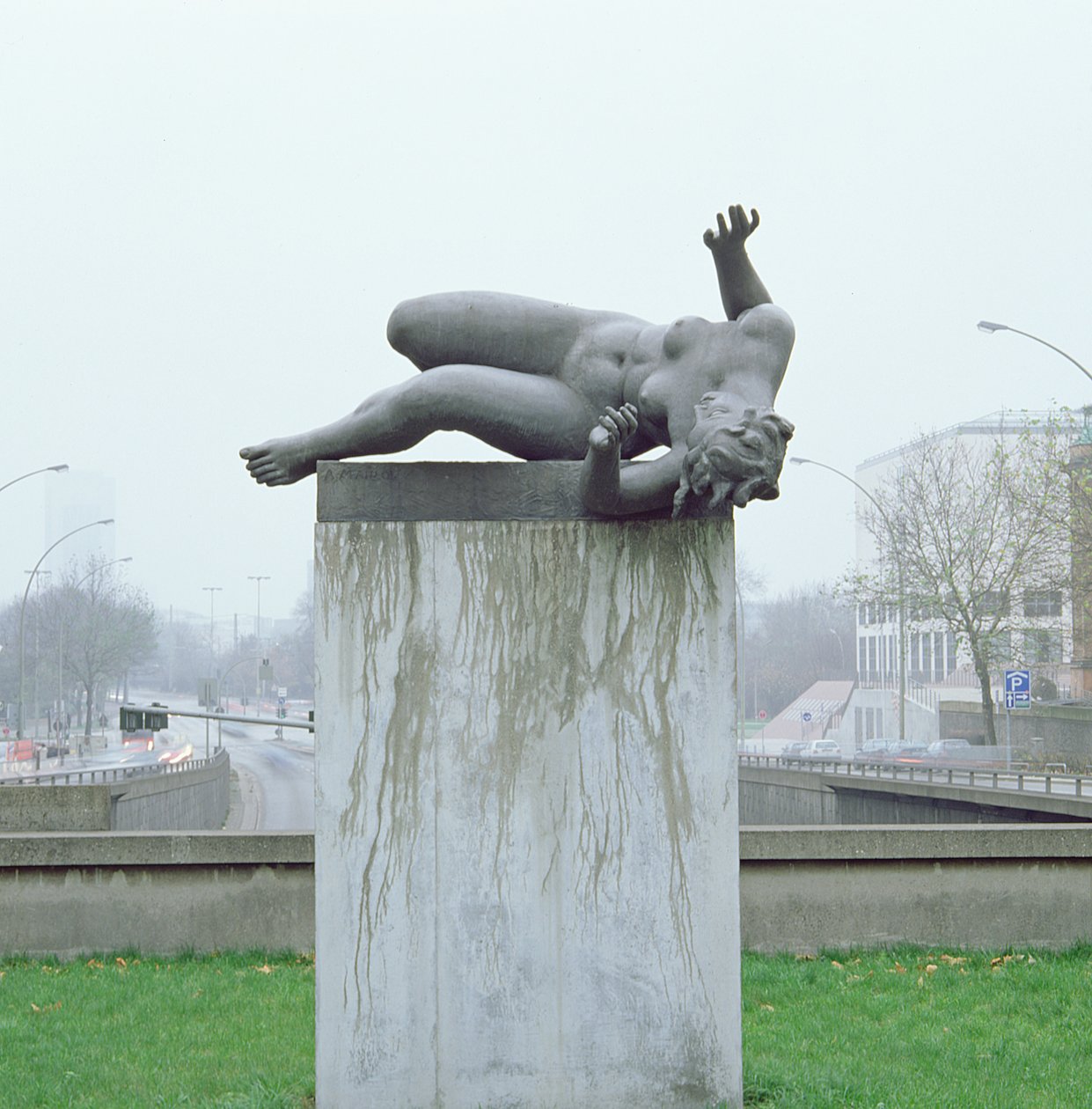 Elven (La riviere etendue), 1939-43 (leder) (se også 408420) av Aristide Maillol