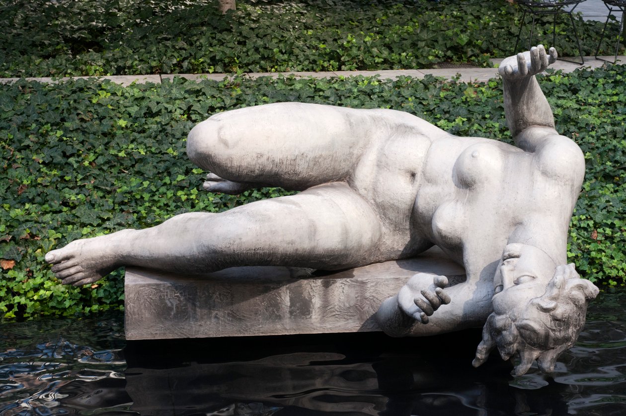 The River, av Aristide Maillol, i Sculpture Garden, Museum of Modern Art, New York (bilde) av Aristide Maillol