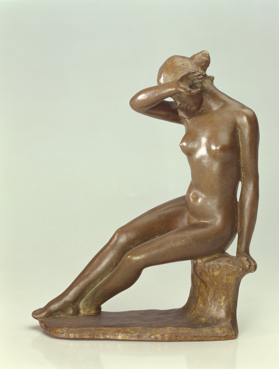 Kvinne som dekker ansiktet med hånden, 1900 (bronse) av Aristide Maillol