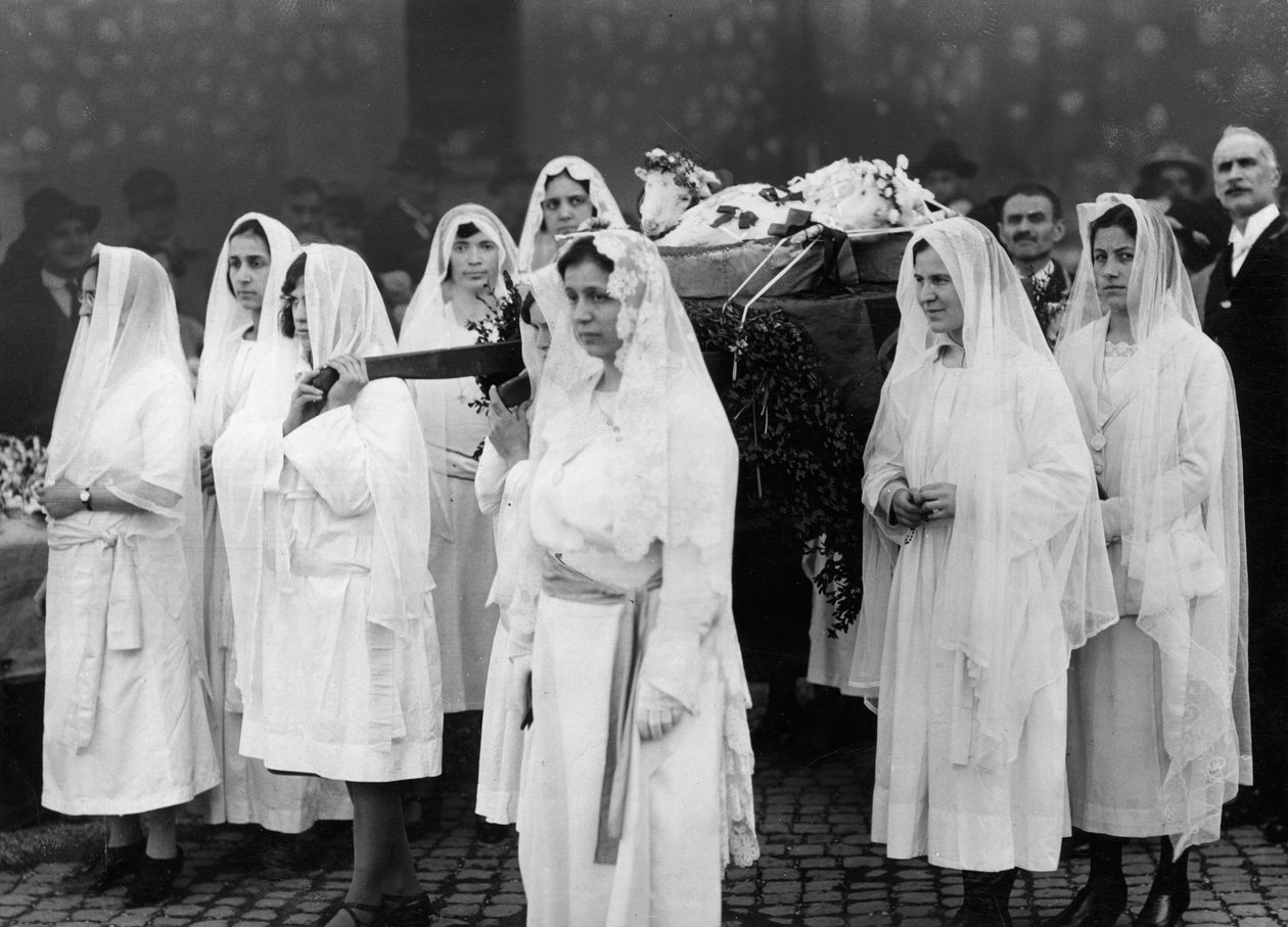 Påskeritualer: velsignelse av lammene ved Sant Agnese fuori le Mura, Roma, ca. 1940-46 (gelatinsølvtrykk) av Armando Bruni