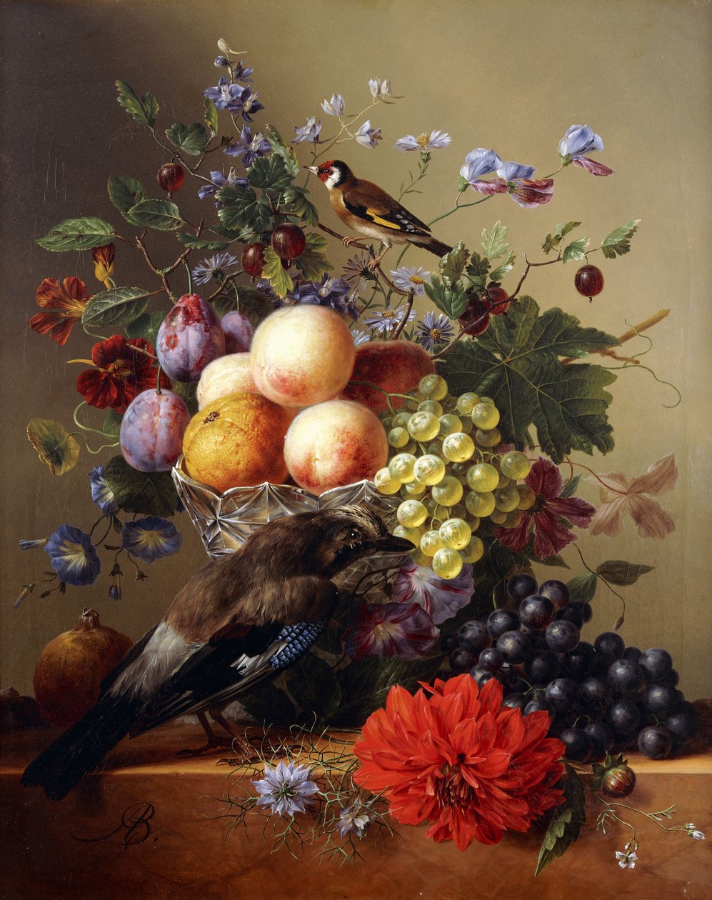 Fersken, druer, plommer og blomster i en glassvase med en Jay på en hylle, av Arnoldus Bloemers