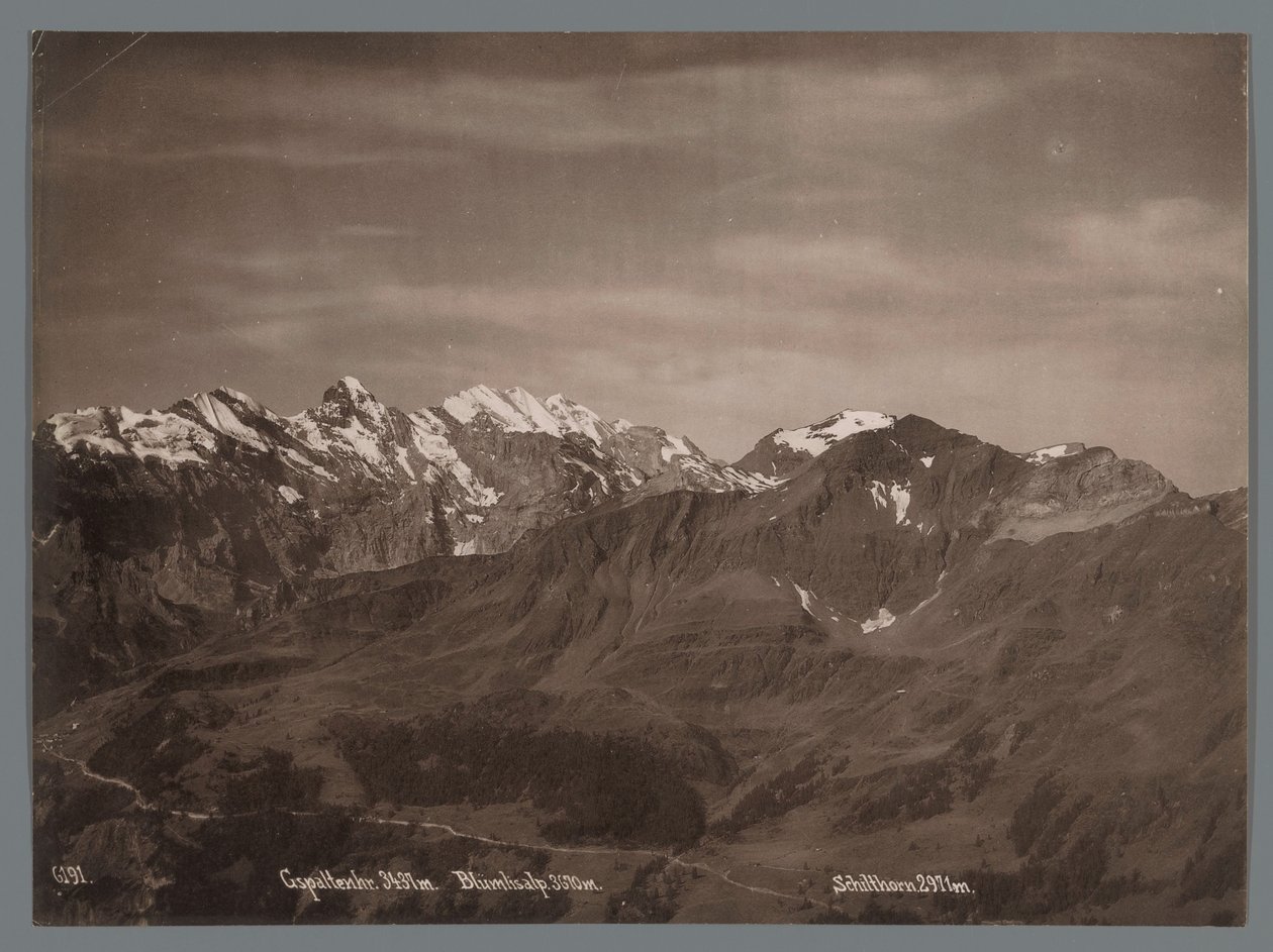 Utsikt over Gspaltenhorn, Blüemlisalp og Schilthorn i Bernalpene Panorama of the Jungfraukette (serietittel) av Arthur Gabler