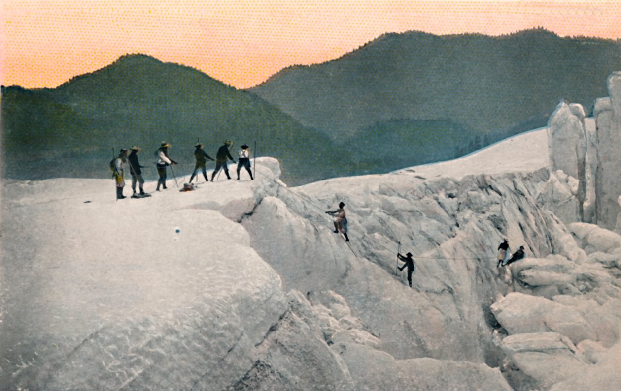 Krysser en isbre, Mount Rainier, c1916 av Asahel Curtis