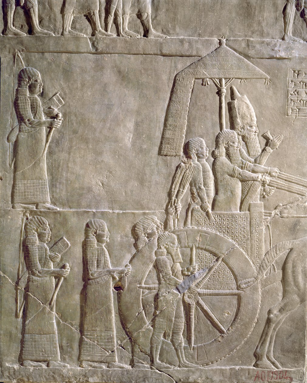 Relieff som viser vognen til kong Ashurbanipal og Elamittiske fanger, episoder av Elam-kampanjen, fra Assurbanipal-palasset i Nineve, ca. 645 f.Kr. (sigøyneralabast) av Assyrian