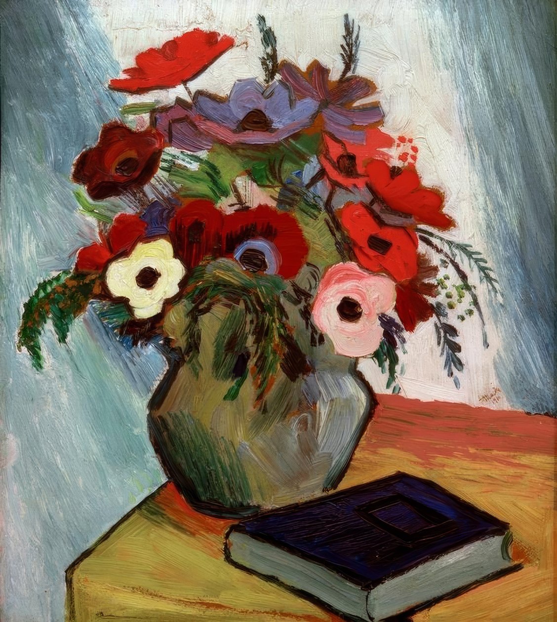 Stilleben med anemoner og blå bok av August Macke