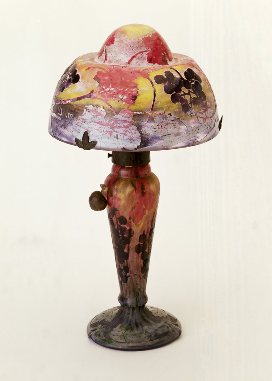Utskåret og etset bordlampe (glass) av Auguste Daum